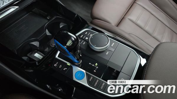 BMW iX3 2023, фото 9