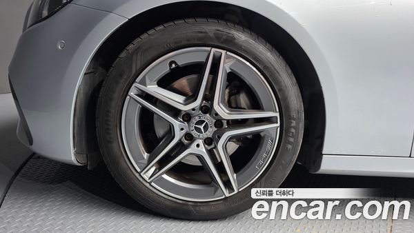 Mercedes-Benz E-Class 2023, фото 4