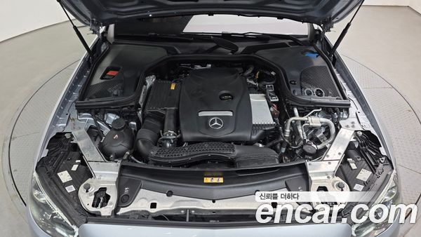 Mercedes-Benz E-Class 2023, фото 5