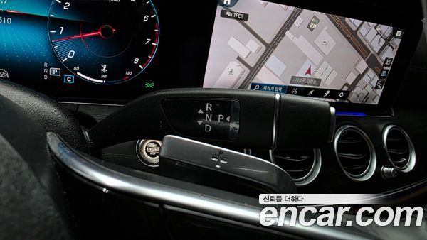 Mercedes-Benz E-Class 2023, фото 11