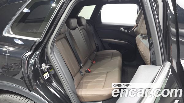 Audi Q4 e-tron 2025, фото 16