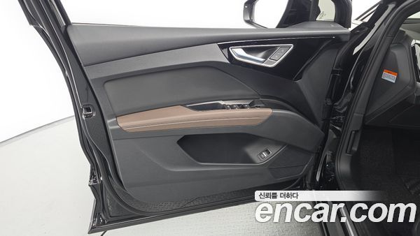 Audi Q4 e-tron 2025, фото 13