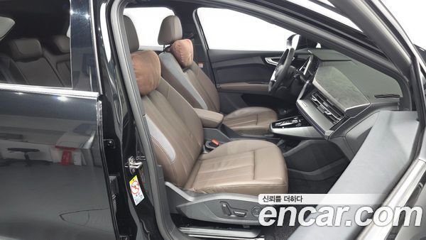 Audi Q4 e-tron 2025, фото 15