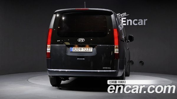 Hyundai Staria 2025, фото 4