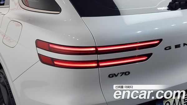 Genesis GV70 2025, фото 9