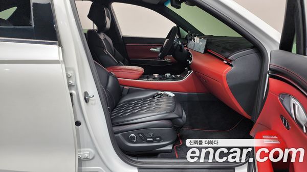 Genesis GV70 2025, фото 16