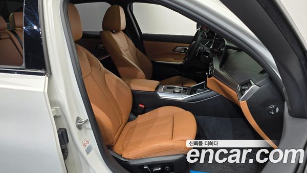 BMW 3 Series 2024, фото 16