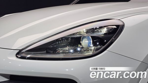 Porsche Cayenne 2020, фото 8