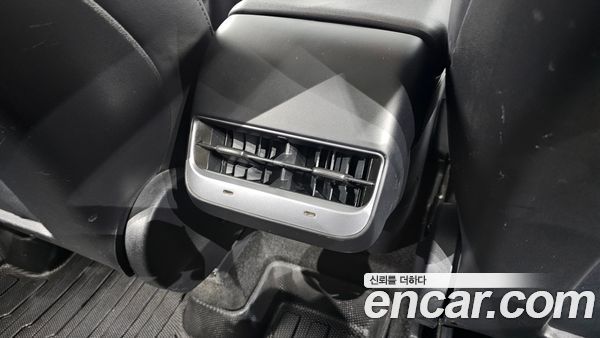 Tesla Model Y 2021, фото 37