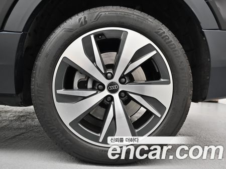 Audi Q8 e-tron 2024, фото 5