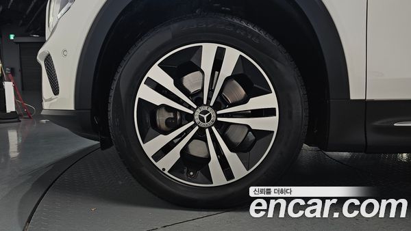 Mercedes-Benz GLB 2022, фото 4
