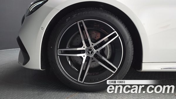 Mercedes-Benz E-Class 2026, фото 5