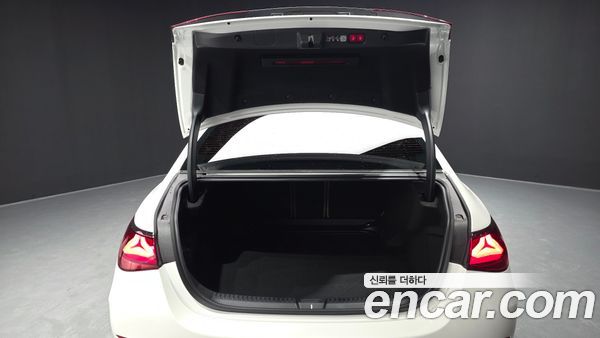 Mercedes-Benz E-Class 2026, фото 26