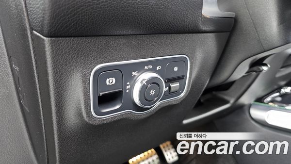 Mercedes-Benz GLB 2020, фото 26