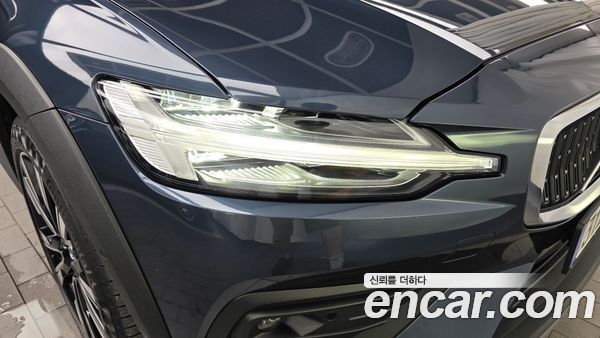 Volvo V60 2022, фото 8