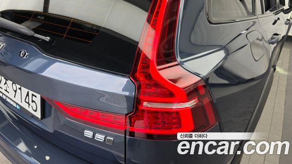 Volvo V60 2022, фото 9