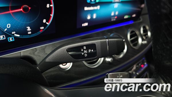 Mercedes-Benz E-Class 2021, фото 12
