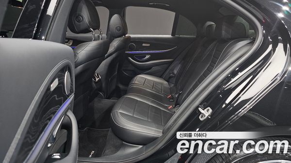 Mercedes-Benz E-Class 2021, фото 16