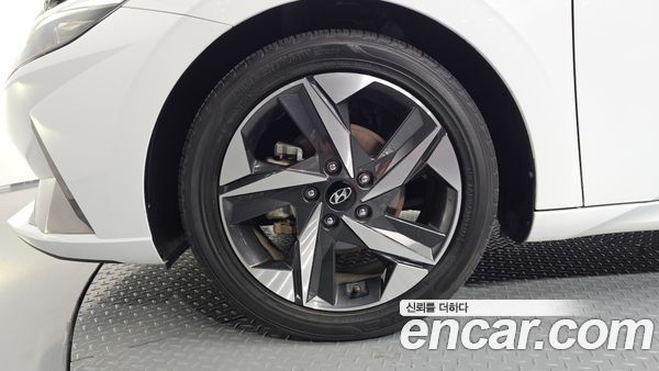 Hyundai Elantra 2022, фото 5