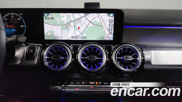 Mercedes-Benz EQB 2023, фото 14