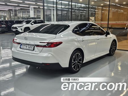 Toyota Camry 2025, фото 2