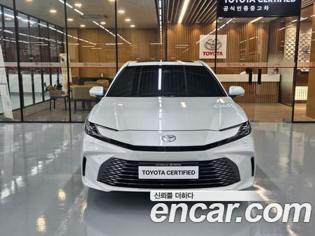 Toyota Camry 2025, фото 3
