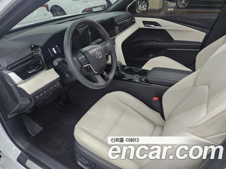 Toyota Camry 2025, фото 11