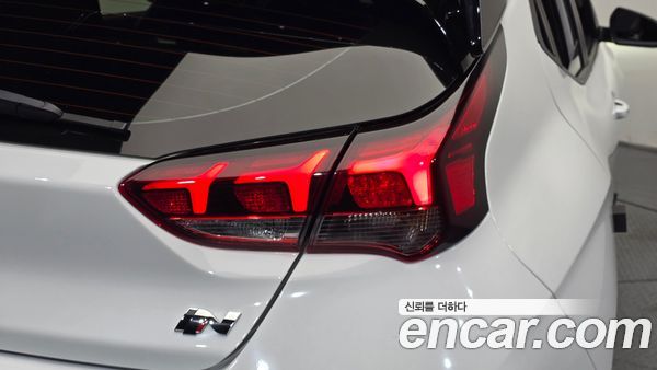 Hyundai Veloster 2022, фото 9
