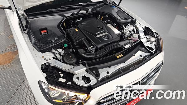 Mercedes-Benz E-Class 2023, фото 5