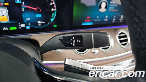 Mercedes-Benz E-Class 2023, фото 11