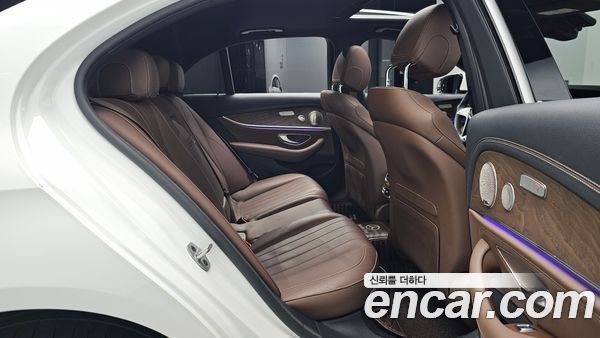 Mercedes-Benz E-Class 2023, фото 16