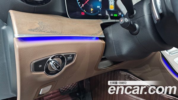 Mercedes-Benz E-Class 2023, фото 19