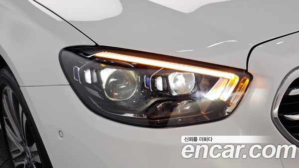 Mercedes-Benz E-Class 2023, фото 7