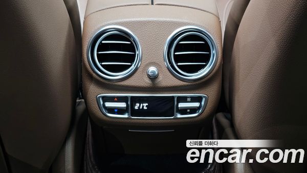 Mercedes-Benz E-Class 2023, фото 28