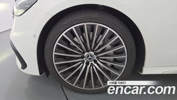 Mercedes-Benz E-Class 2025, фото 5