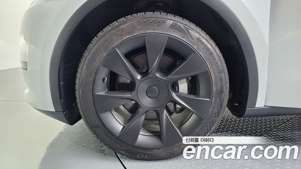 Tesla Model Y 2023, фото 4