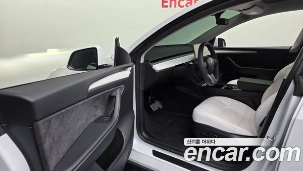 Tesla Model Y 2023, фото 12