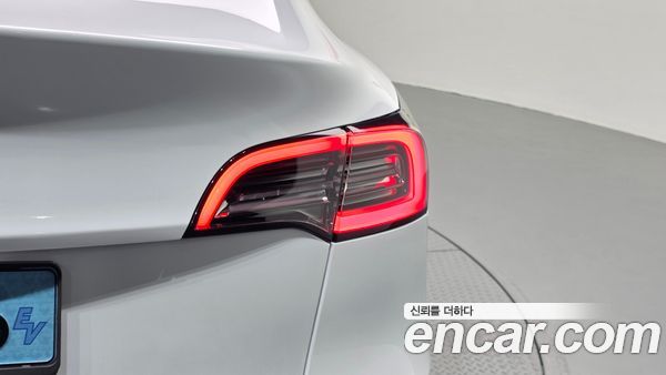 Tesla Model Y 2023, фото 8