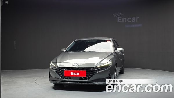 Hyundai Elantra 2023, фото 3