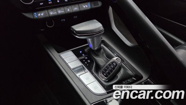 Hyundai Elantra 2023, фото 9