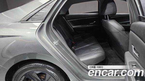 Hyundai Elantra 2023, фото 12