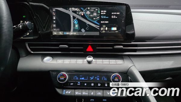 Hyundai Elantra 2023, фото 16
