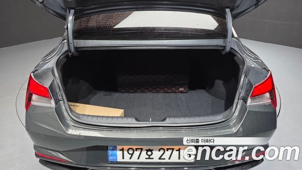 Hyundai Elantra 2023, фото 20