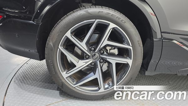 Audi Q6 e-tron 2025, фото 5