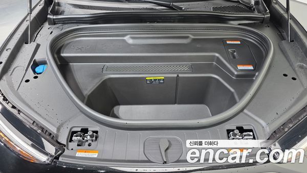 Audi Q6 e-tron 2025, фото 6
