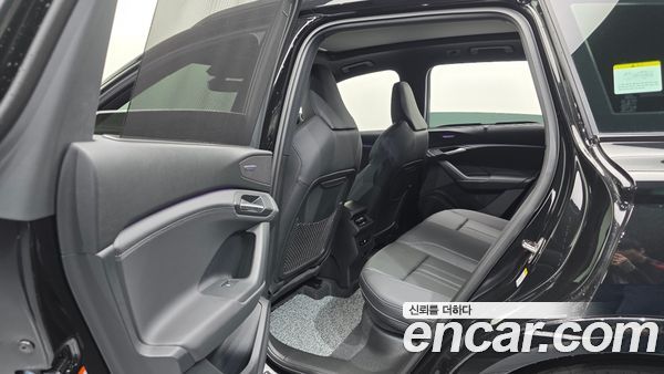 Audi Q6 e-tron 2025, фото 36