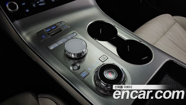 Genesis GV70 2025, фото 12