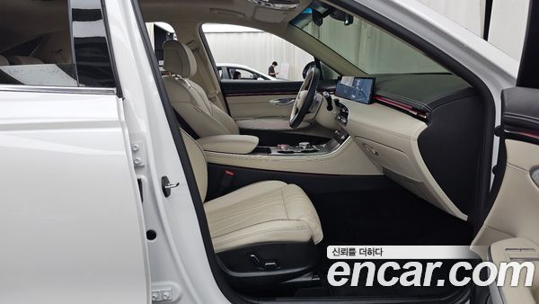 Genesis GV70 2025, фото 17