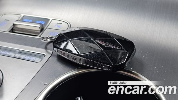 Genesis GV70 2025, фото 32