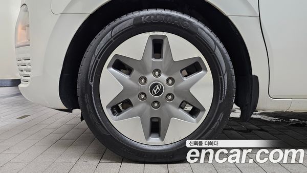 Hyundai Staria 2025, фото 4